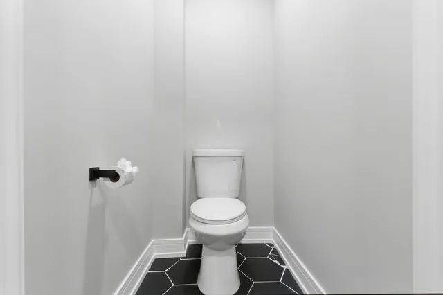 $369,900 | 9423 South Sangamon Street, Chicago, IL 60620