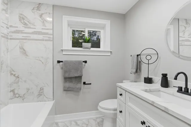 $369,900 | 9423 South Sangamon Street, Chicago, IL 60620