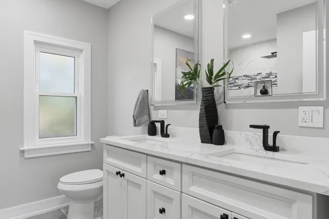 $369,900 | 9423 South Sangamon Street, Chicago, IL 60620