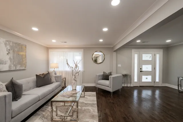 $369,900 | 9423 South Sangamon Street, Chicago, IL 60620