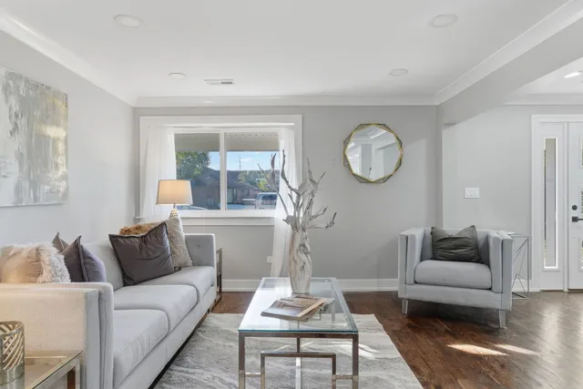 $369,900 | 9423 South Sangamon Street, Chicago, IL 60620