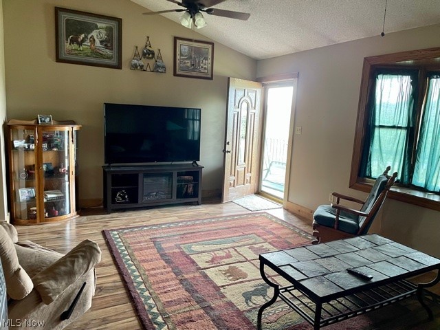 3420 Layman Road Vincent, OH 45784 - Photo 4 of 13 Living Room