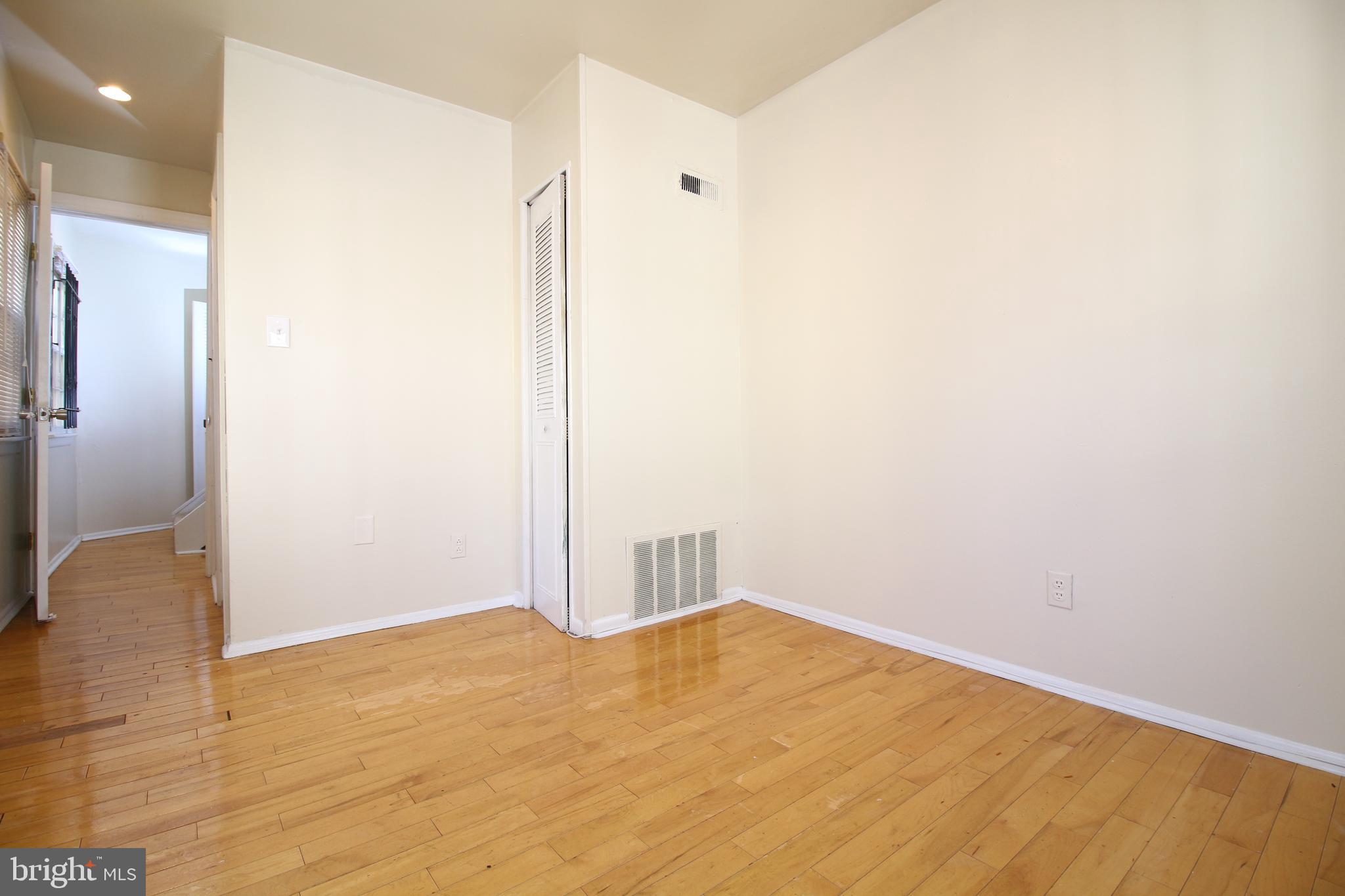 929 Spruce Street, Unit B Philadelphia, PA 19107 - Photo 13 of 14