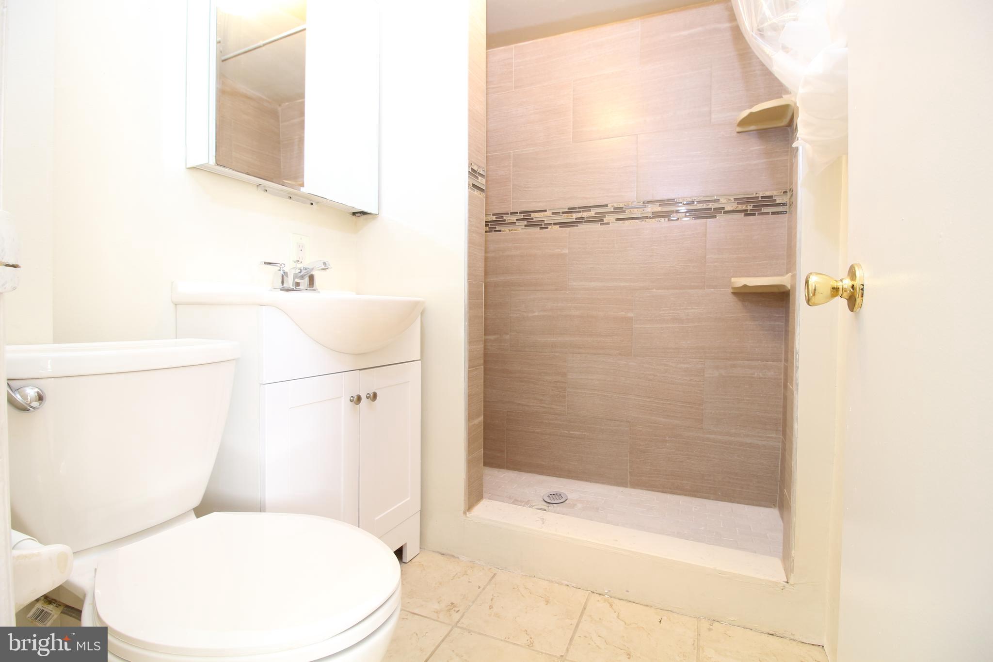 929 Spruce Street, Unit B Philadelphia, PA 19107 - Photo 14 of 14