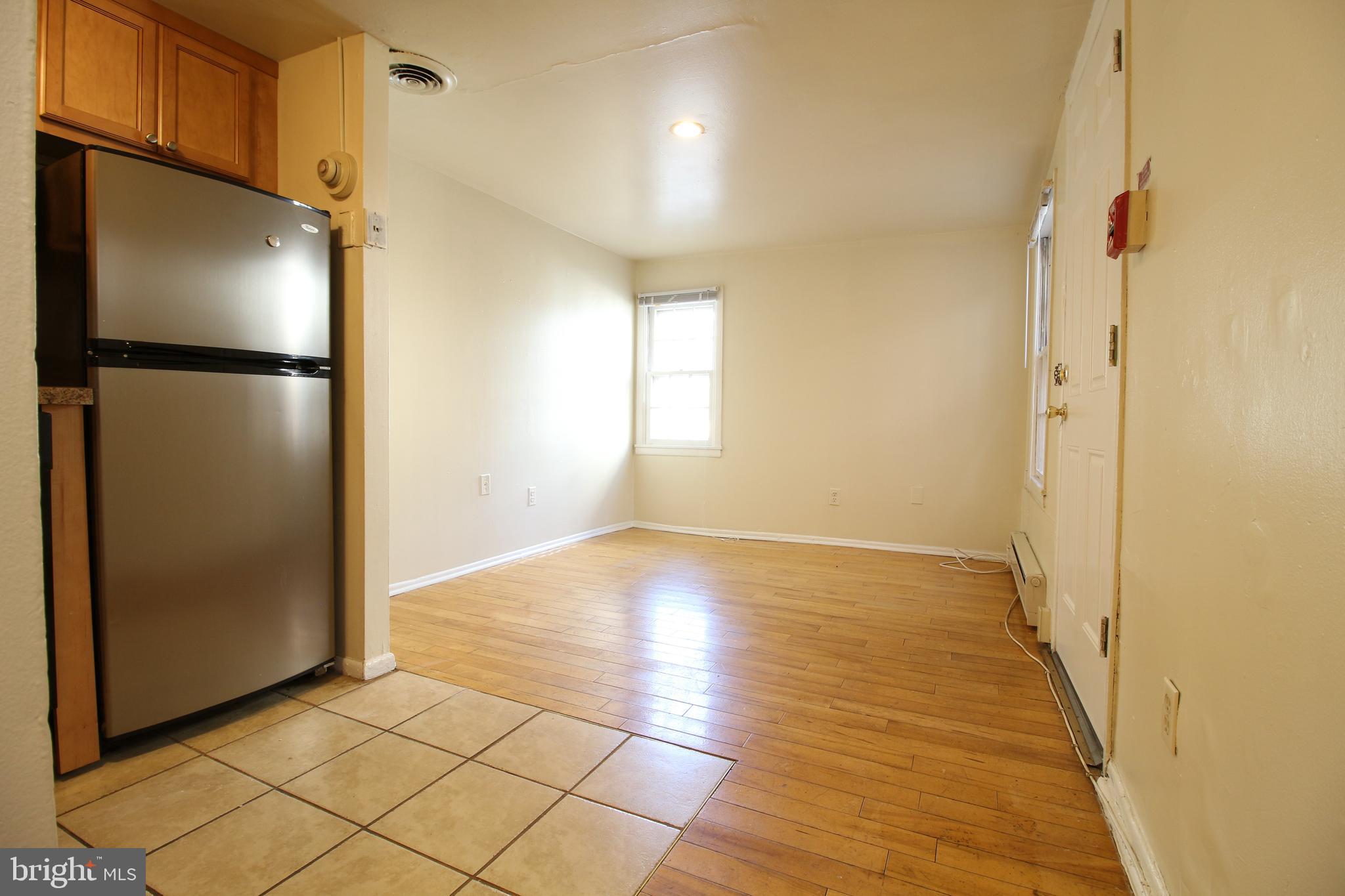 929 Spruce Street, Unit B Philadelphia, PA 19107 - Photo 10 of 14