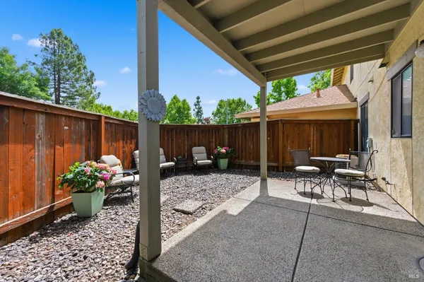 $389,950 | 451 7th Street West, Sonoma, CA 95476