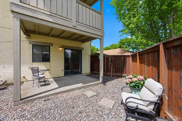 $389,950 | 451 7th Street West, Sonoma, CA 95476