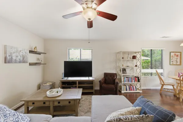$389,950 | 451 7th Street West, Sonoma, CA 95476
