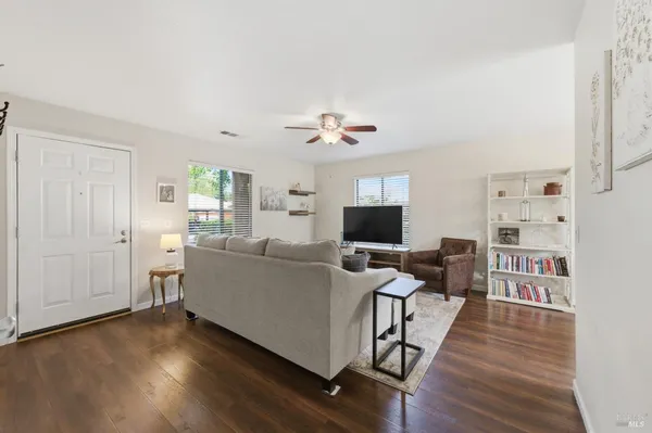 $389,950 | 451 7th Street West, Sonoma, CA 95476