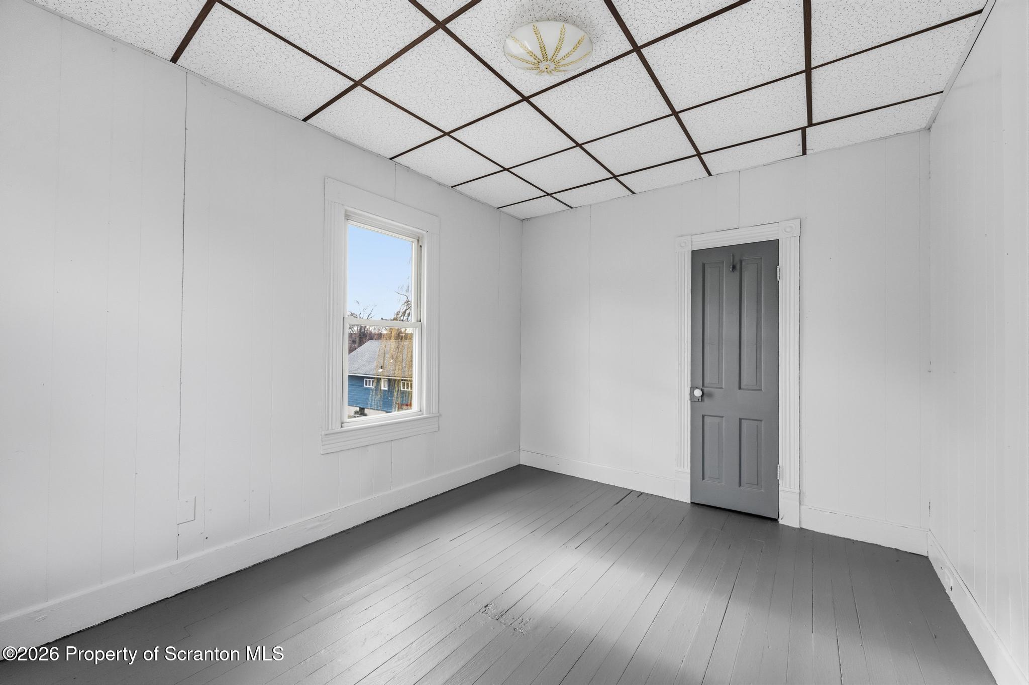 1413 Bulwer Street Scranton, PA 18504 - Photo 28 of 45 a view of room and window