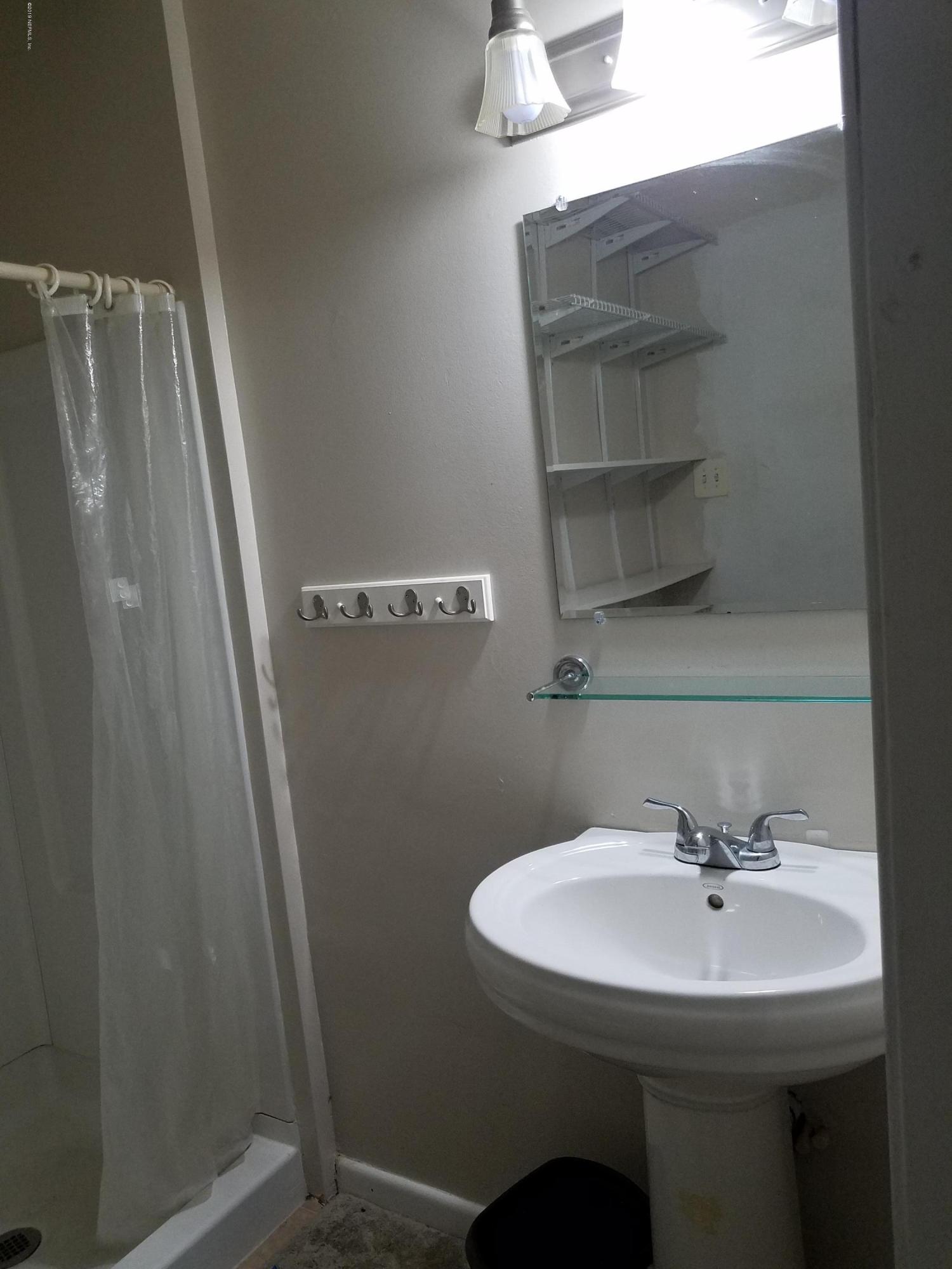 214 Southwest 40th Street Gainesville, FL 32607 - Photo 17 of 68 20190425_3rdBathRm01