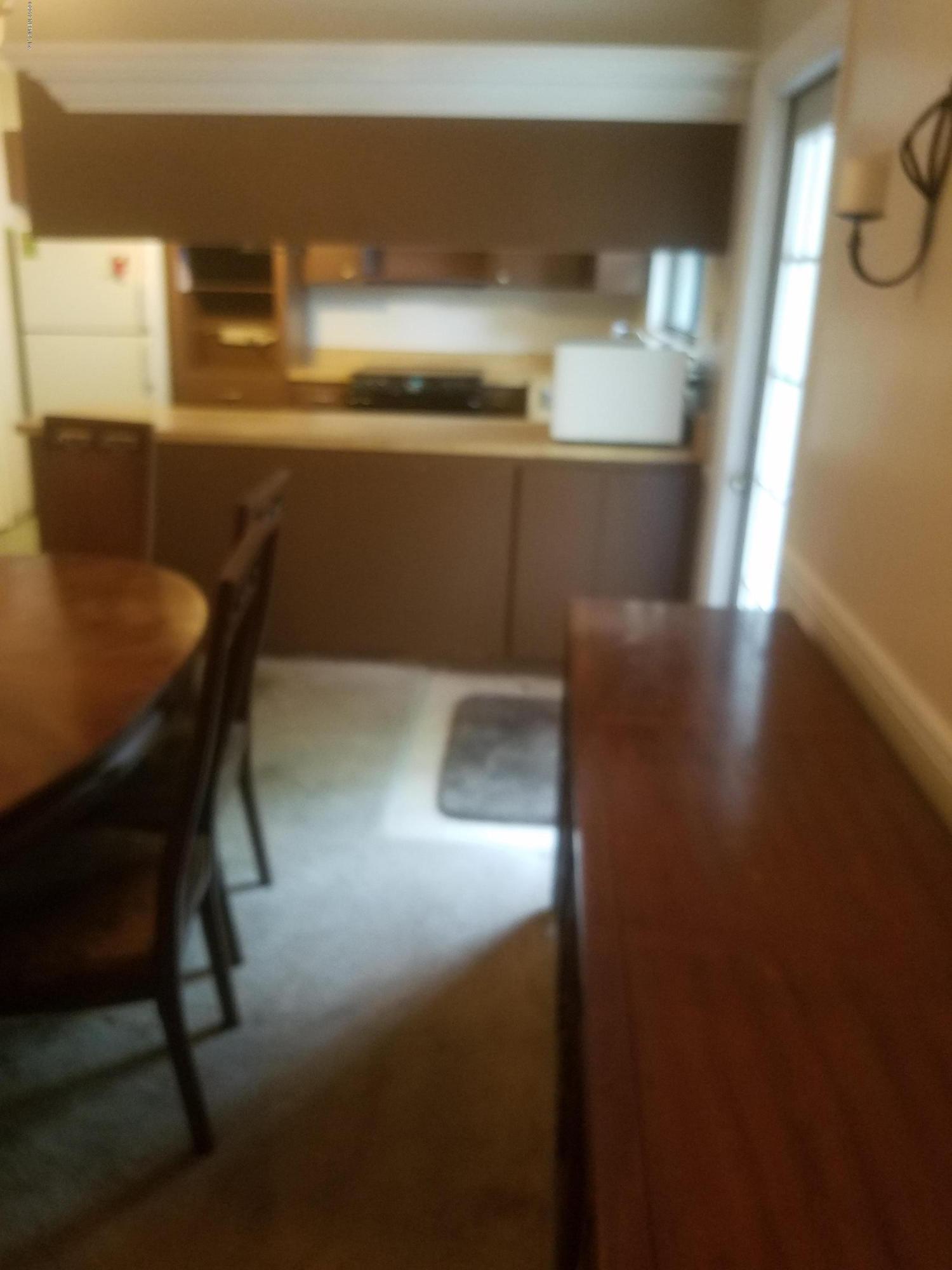 214 Southwest 40th Street Gainesville, FL 32607 - Photo 52 of 68 20190426_KitchenDiningCounter05