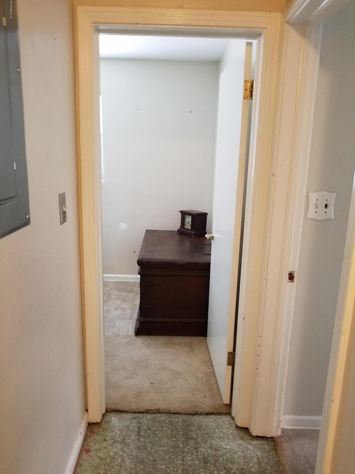 214 Southwest 40th Street Gainesville, FL 32607 - Photo 8 of 68 20190425_2ndBedRm01