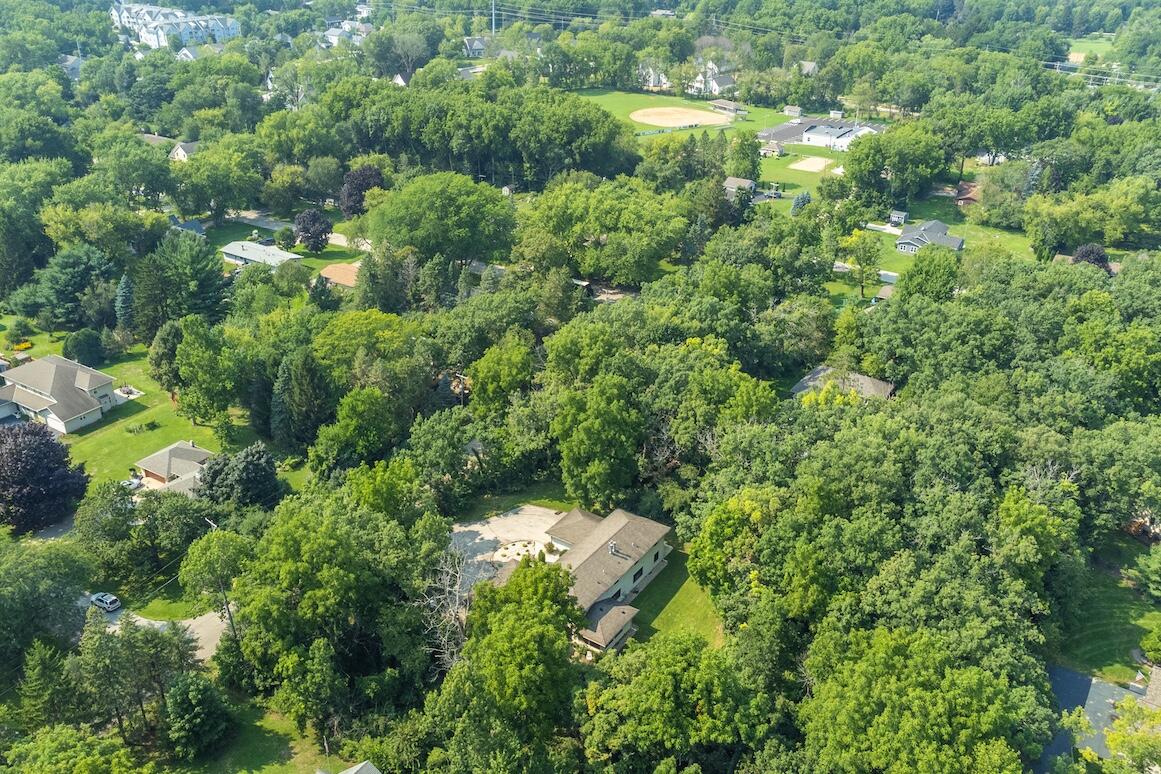 126 North Lapham Peak Road Delafield, WI 53018 - Photo 33 of 38 Aerial 2