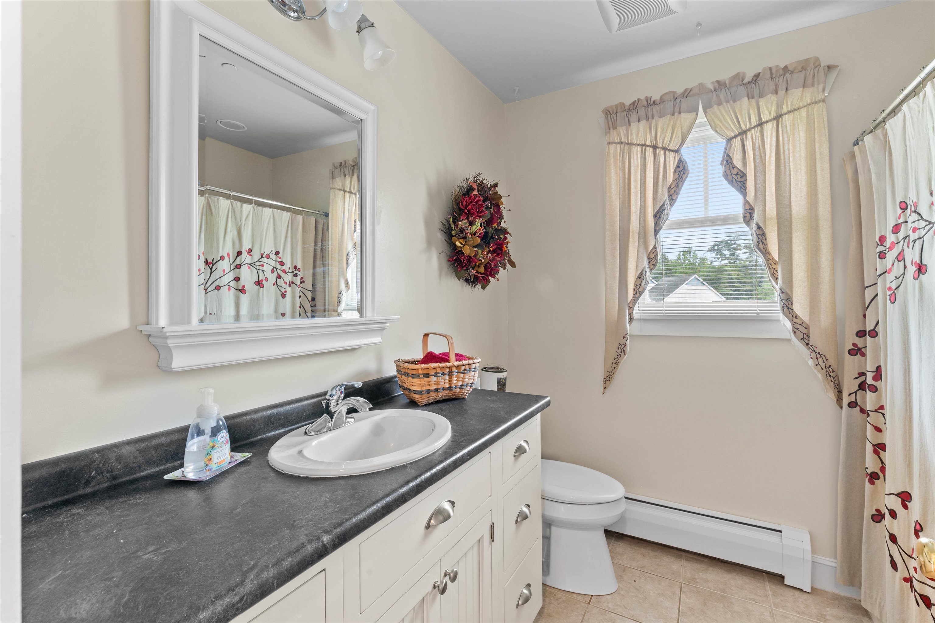 196 East Main Street, Unit 5 Conway, NH 03818 - Photo 20 of 37