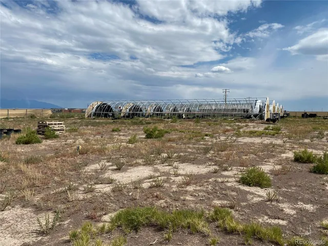 a house view with a yard