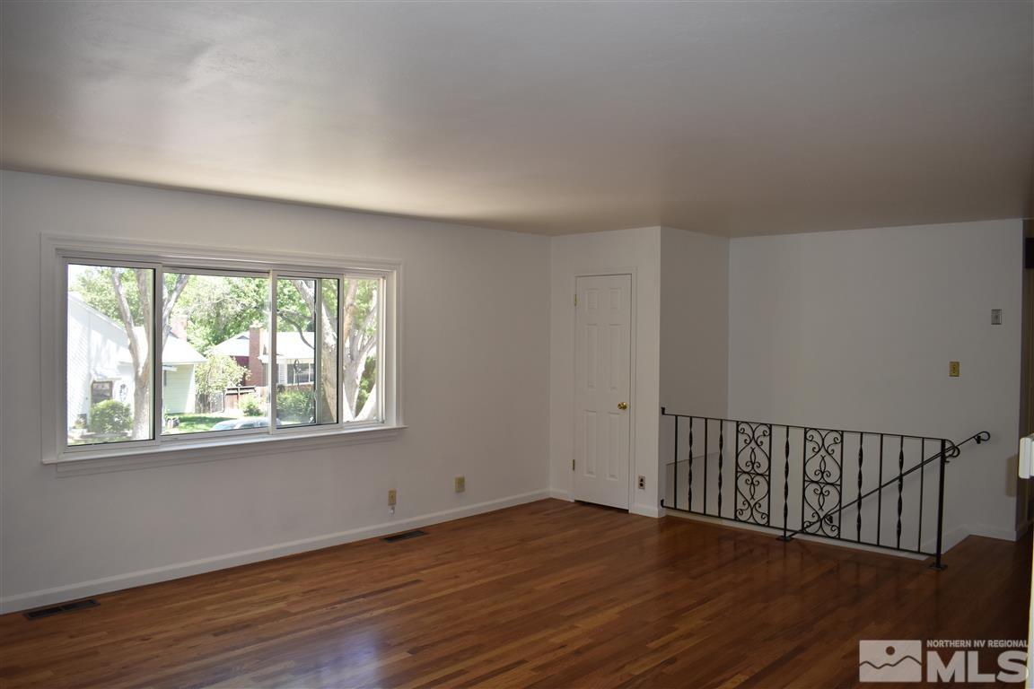 955 Bowman Drive Reno, NV 89503 - Photo 3 of 18 Photo 3
