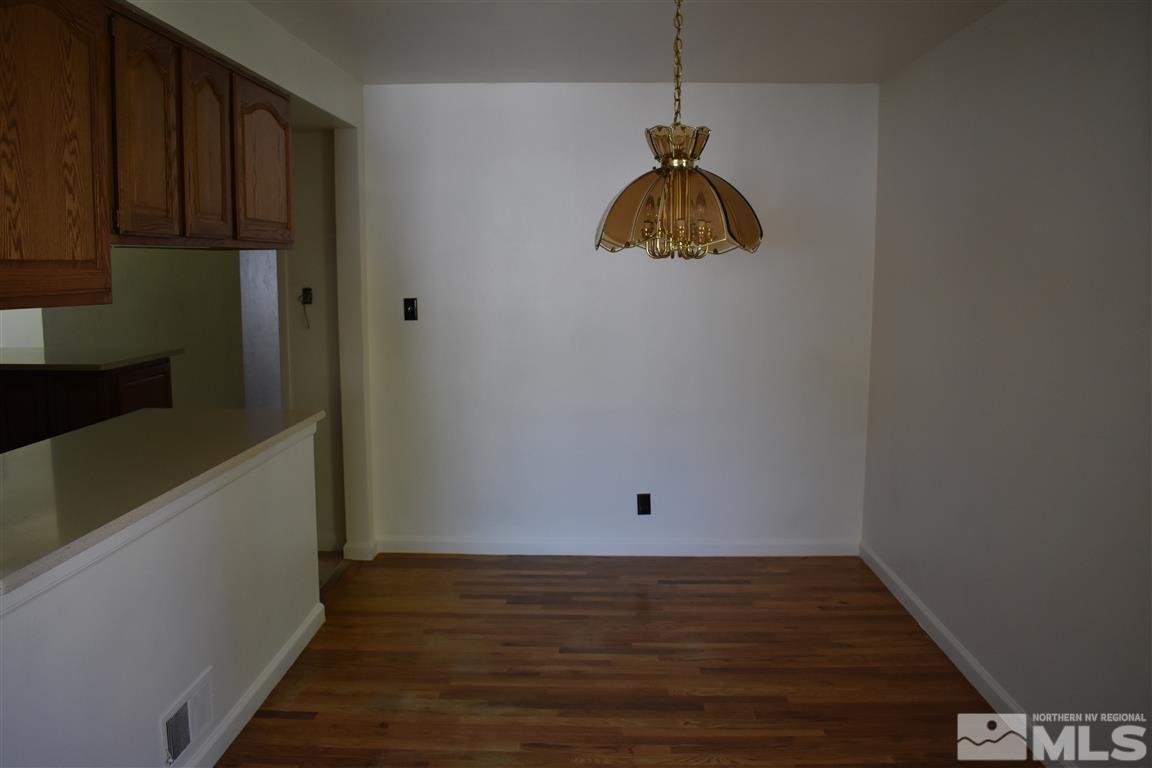 955 Bowman Drive Reno, NV 89503 - Photo 4 of 18 Photo 4