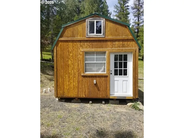 a view of a house with windows
