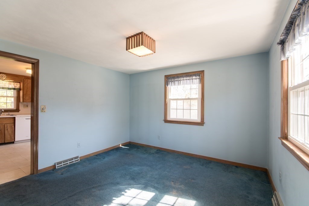 38 Southgate Road Franklin, MA 02038 - Photo 10 of 40 Gallery Image 10
