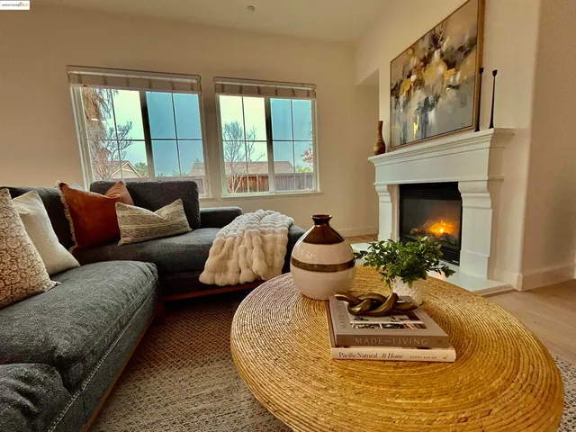 $1,088,000 | 2910 Mesa Oak Court, Brentwood, CA 94513