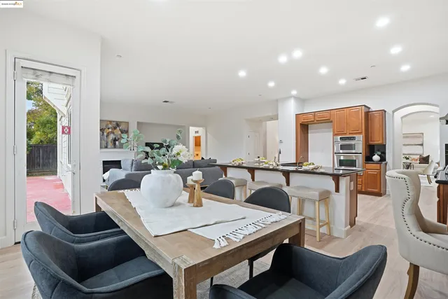 $1,088,000 | 2910 Mesa Oak Court, Brentwood, CA 94513