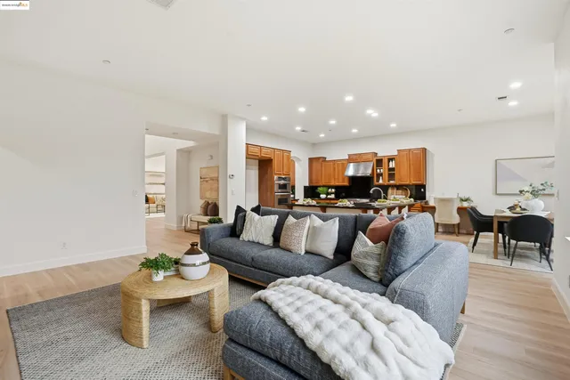 $1,088,000 | 2910 Mesa Oak Court, Brentwood, CA 94513