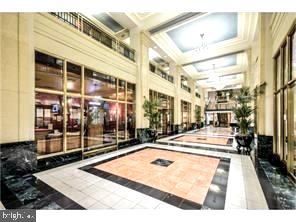 $352,500 | 1600 Arch Street, Unit 907, Philadelphia, PA 19103