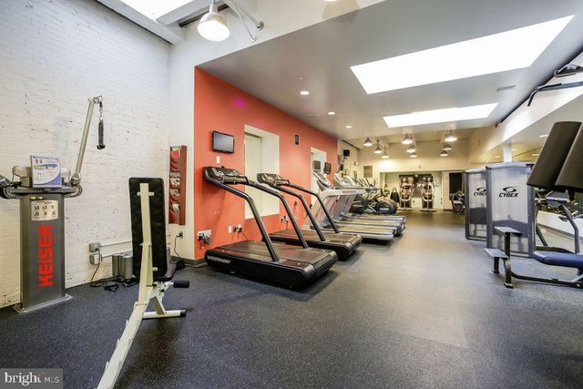 $352,500 | 1600 Arch Street, Unit 907, Philadelphia, PA 19103