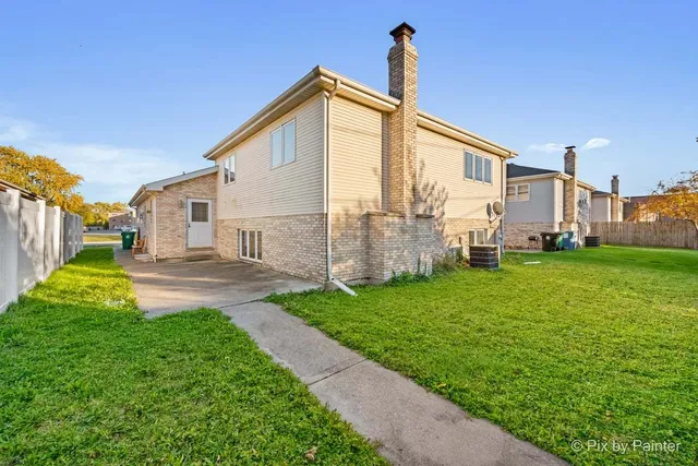 a house view with a outdoor space