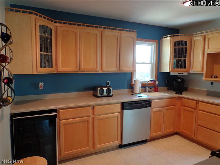 5715 Ridgewood Avenue Parma, OH 44129 - Photo 3 of 23