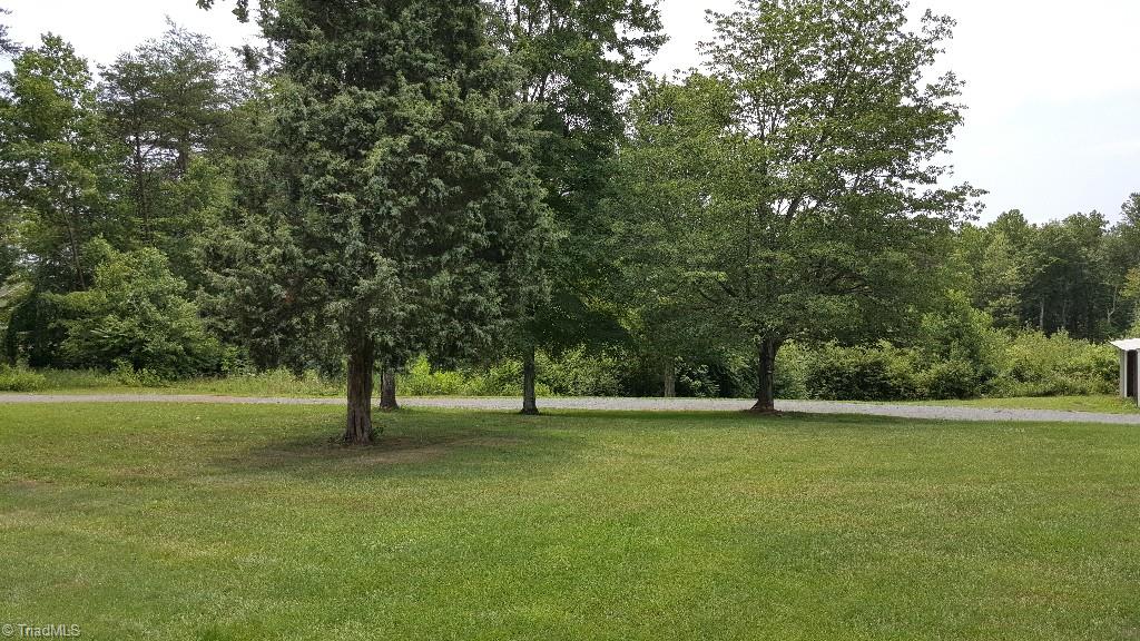 1126 Ralph Boyles Road King, NC 27021 - Photo 3 of 7