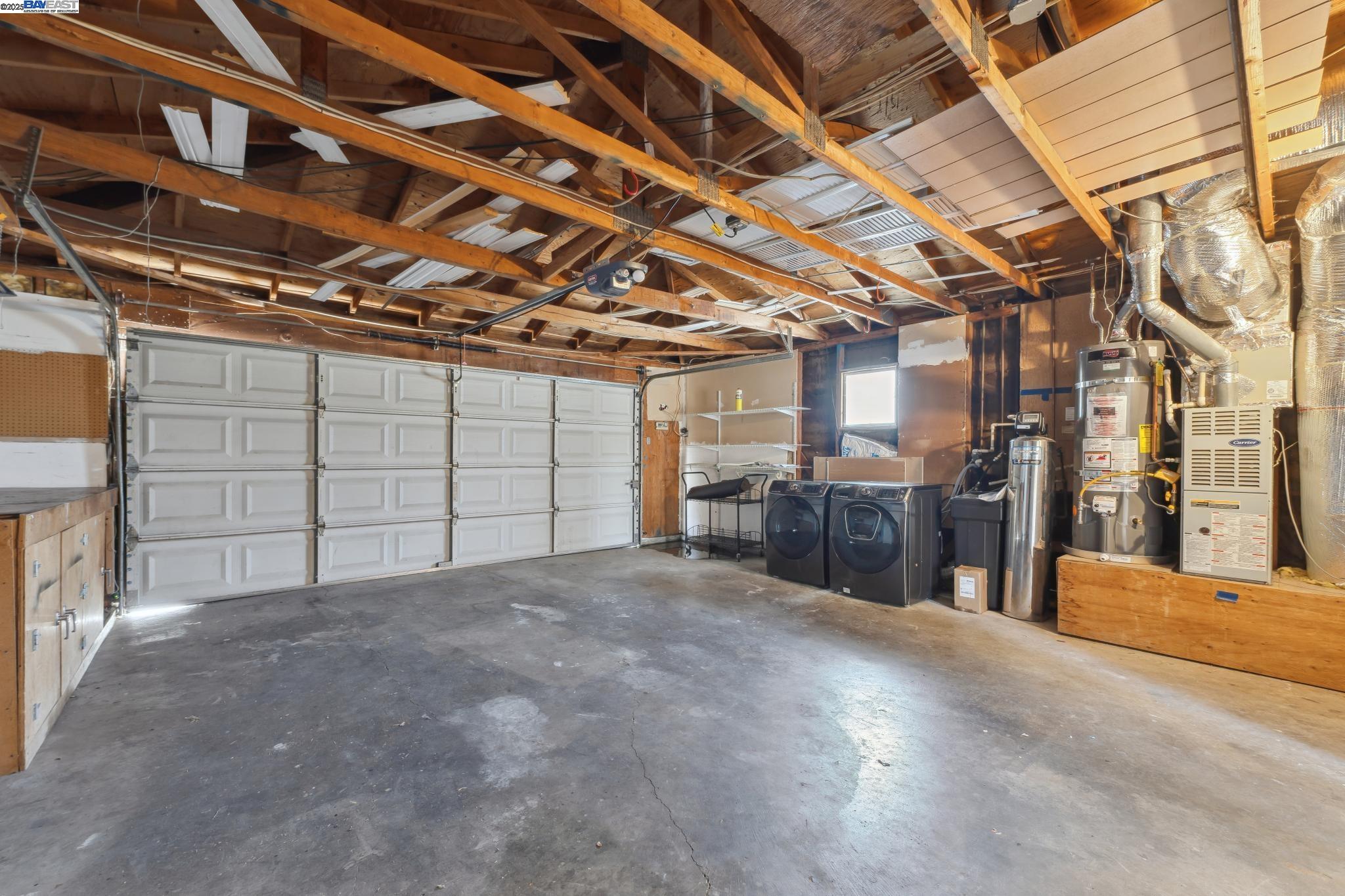 148 Spinnaker Pittsburg, CA 94565 - Photo 24 of 24 a view of a garage