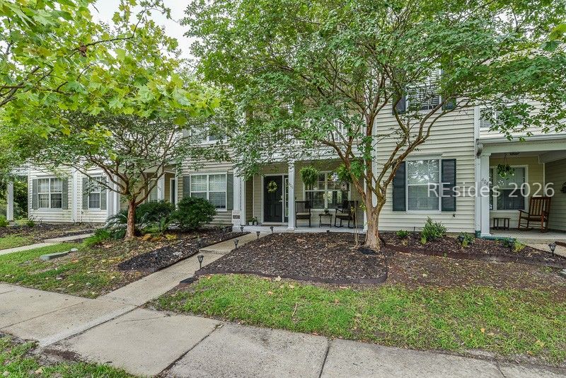 406 Park Side Way Bluffton, SC 29909 - Photo 11 of 39 Welcome to this well-maintained townhome
