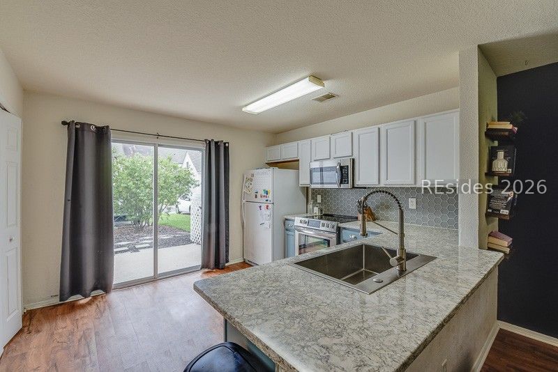 406 Park Side Way Bluffton, SC 29909 - Photo 2 of 39 Cambria Quartz with Lifetime Warranty