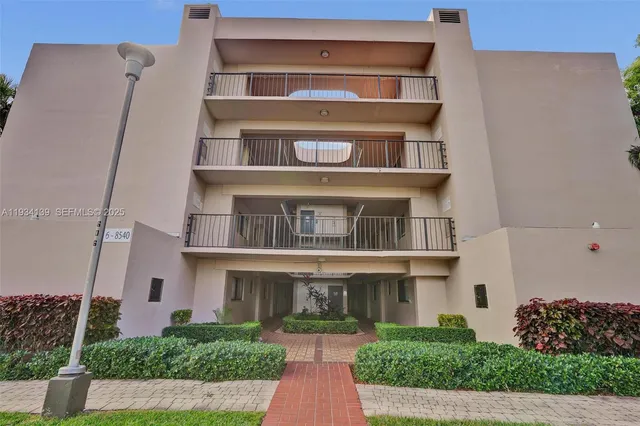 $2,000 | 8540 Southwest 133rd Avenue Road, Unit 321, Miami, FL 33183
