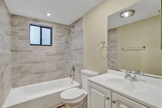 $2,000 | 8540 Southwest 133rd Avenue Road, Unit 321, Miami, FL 33183