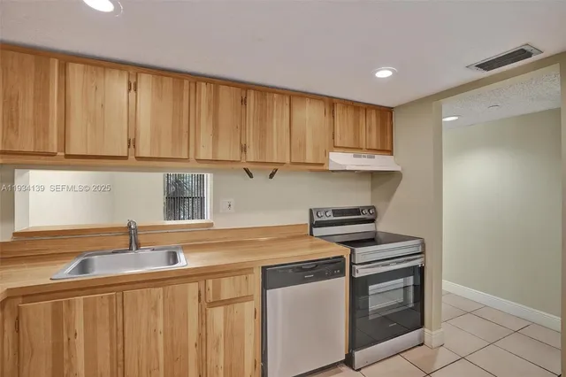 $2,000 | 8540 Southwest 133rd Avenue Road, Unit 321, Miami, FL 33183