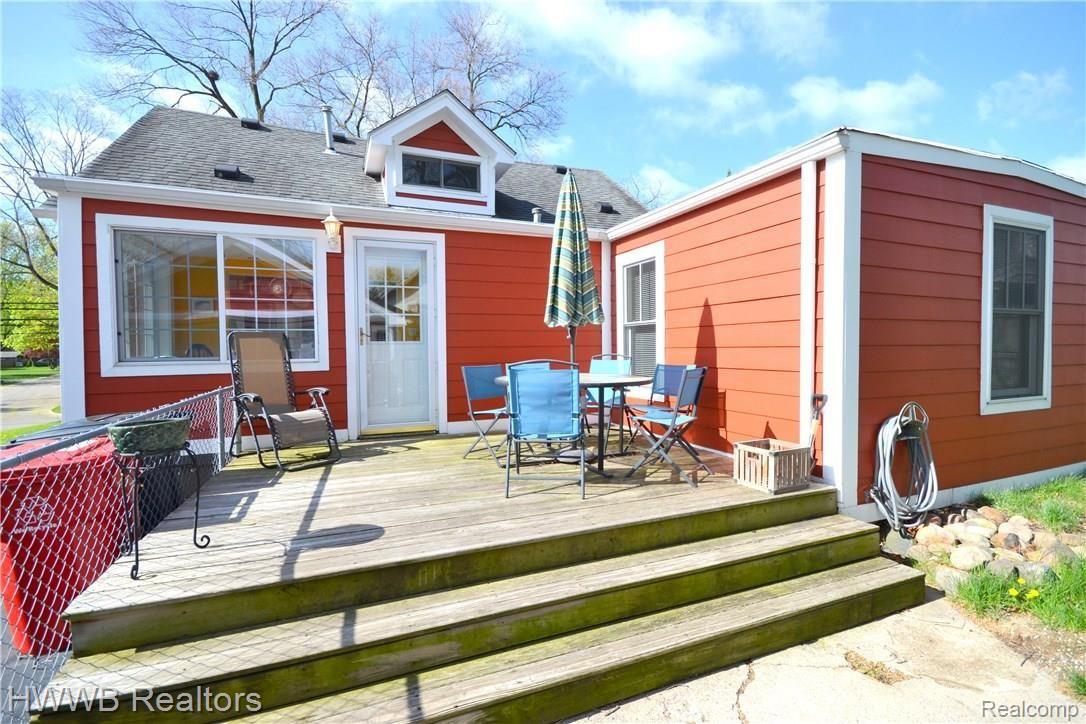 331 Parkdale Avenue Rochester, MI 48307 - Photo 20 of 23 Deck.JPG3