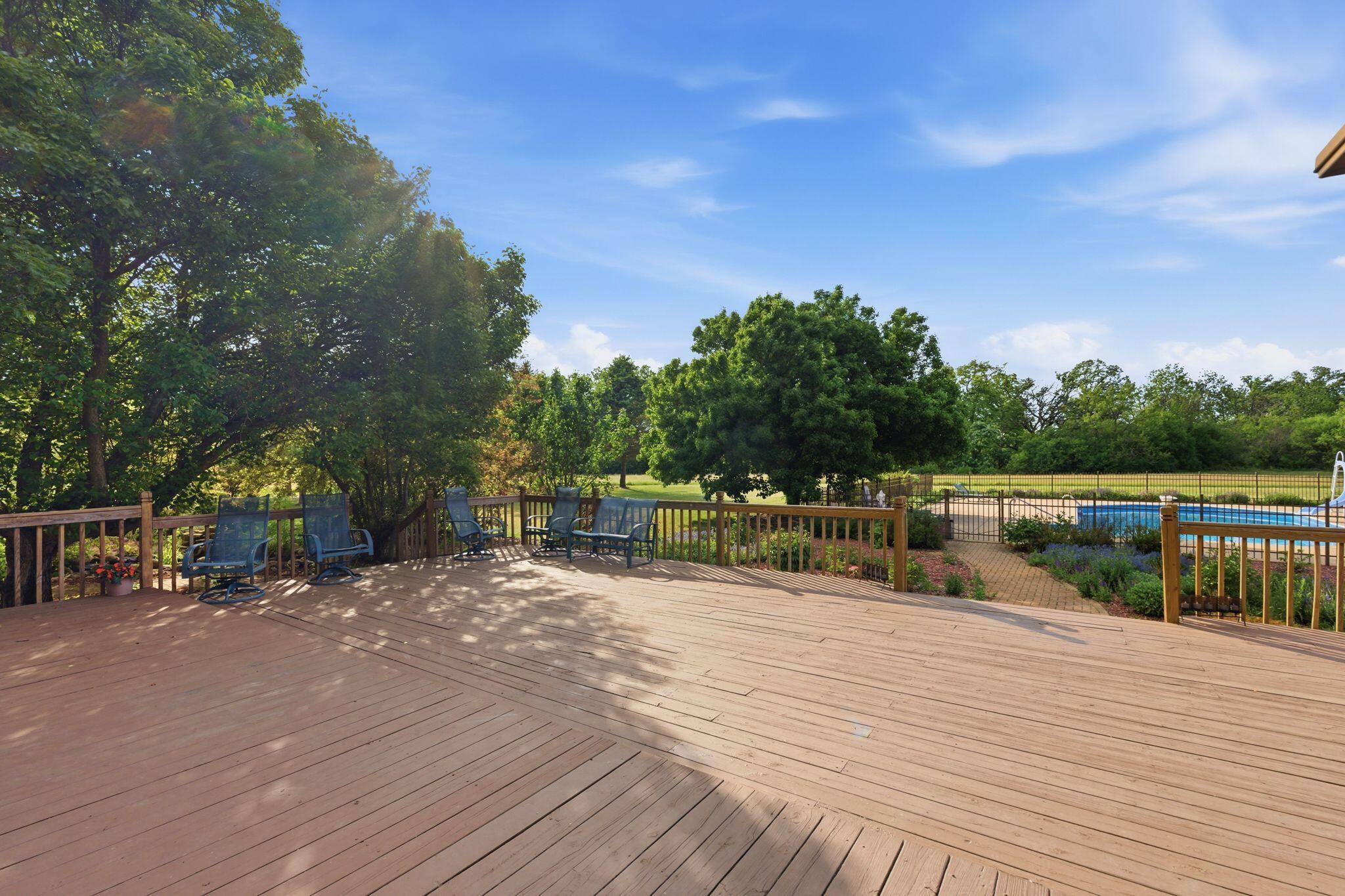 W350S1951 Waterville Road Ottawa, WI 53066 - Photo 40 of 60 Large Deck