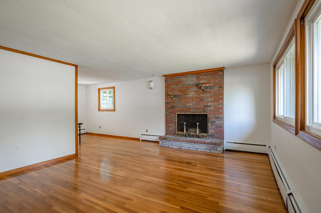 14 Roberts Road Wilmington, MA 01887 - Photo 3 of 29 Gallery Image 3