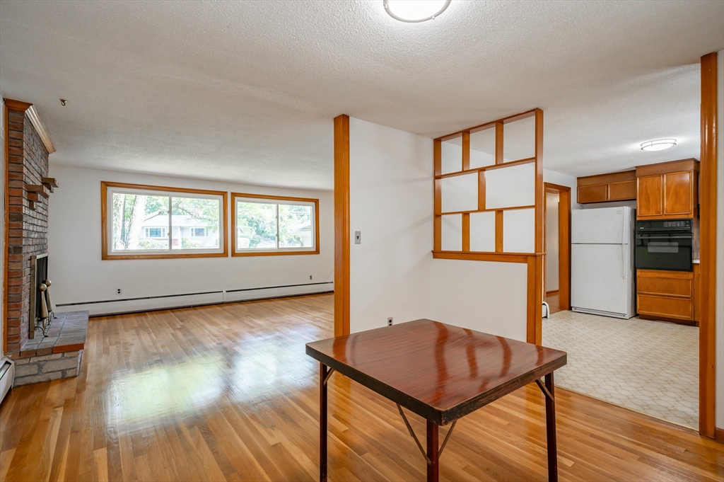 14 Roberts Road Wilmington, MA 01887 - Photo 5 of 29 Gallery Image 5