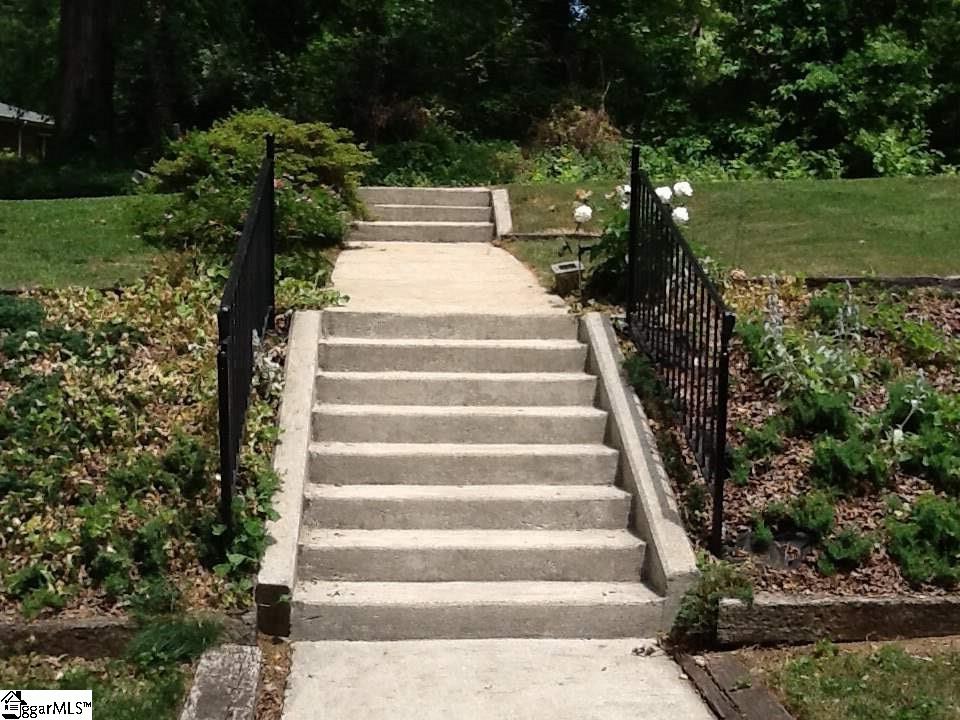 47 State Rd S-23-608 Greenville, SC 29609 - Photo 3 of 24