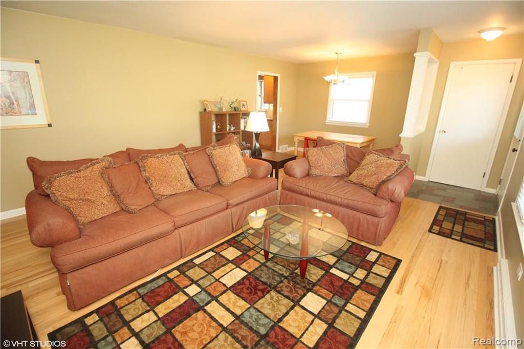 16231 Reedmere Avenue Beverly Hills, MI 48025 - Photo 3 of 24
