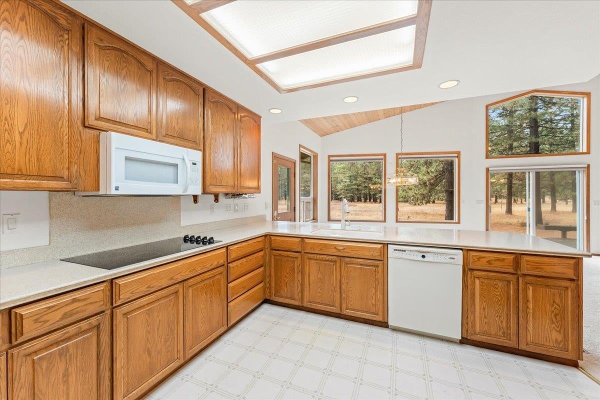 1138 Deetz Road Mount Shasta, CA 96067 - Photo 13 of 49 Gallery Image 13