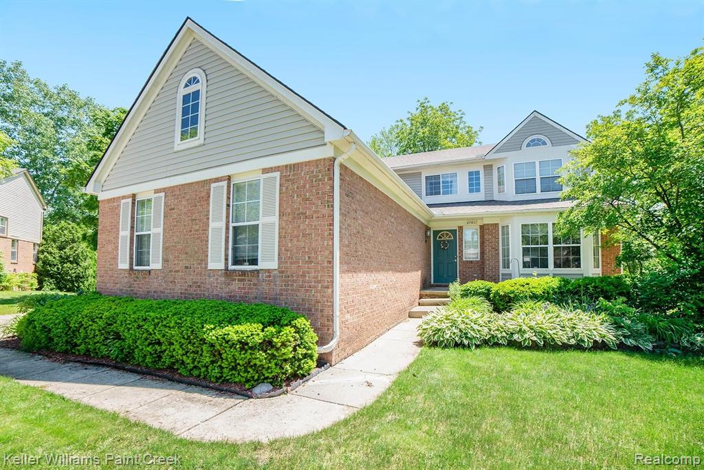 2741 Forest View Court Rochester Hills, MI 48307 - Photo 5 of 56