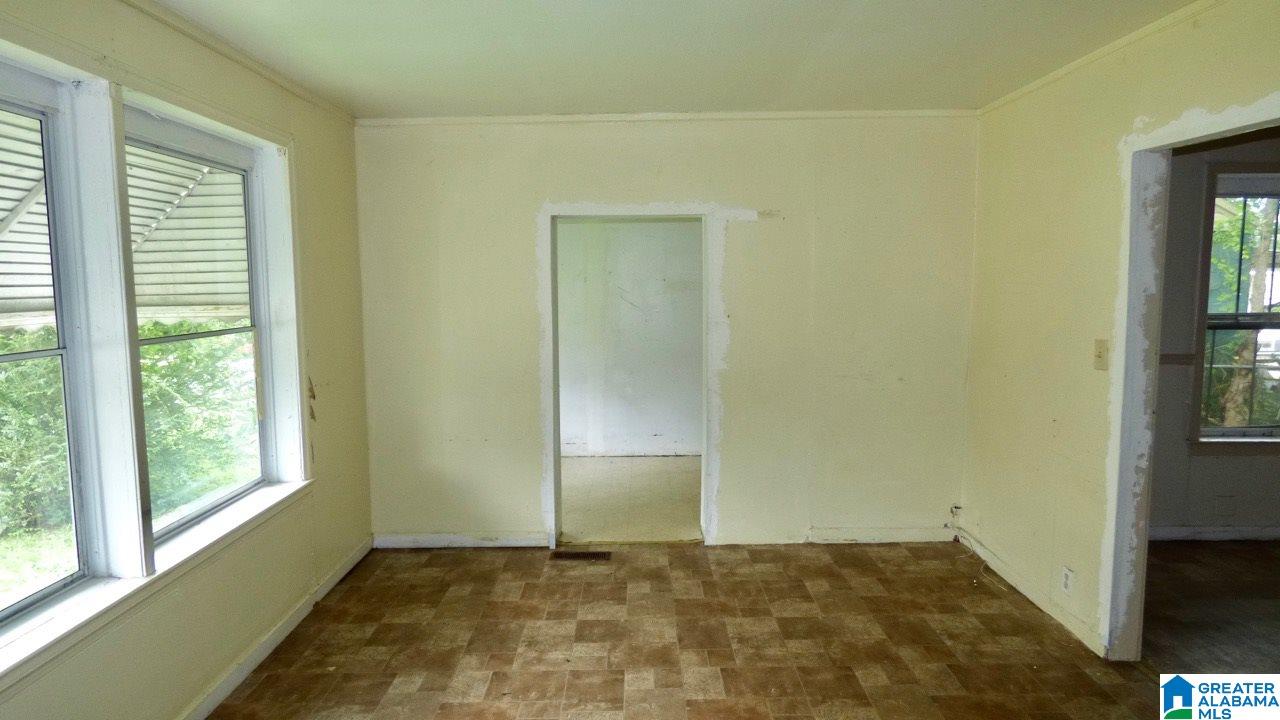 605 27th Street Southwest Birmingham, AL 35211 - Photo 2 of 7