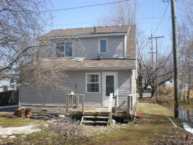 7407 Dyke Road Algonac, MI 48001 - Photo 3 of 6 P4160054