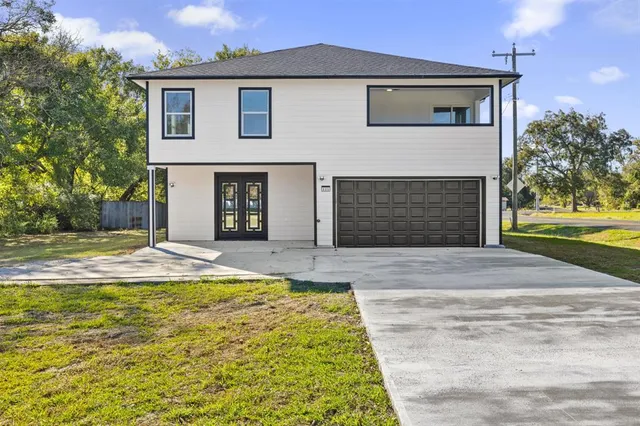 $325,000 | 111 2nd Street, Pecan Gap, TX 75469