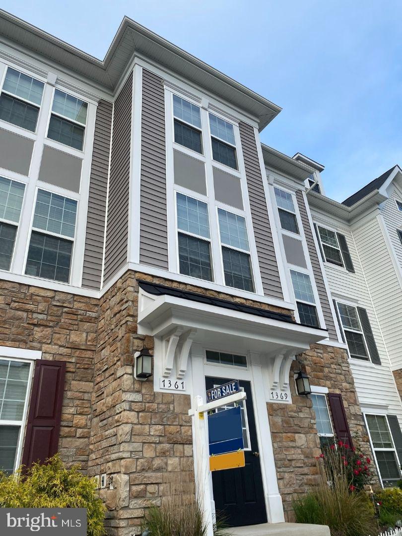 7367 Riding Meadow Way Manassas, VA 20111 - Photo 2 of 42